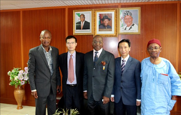 匯鴻外經(jīng)公司領(lǐng)導(dǎo)拜訪尼日利亞移民局、工業(yè)貿(mào)易投資部