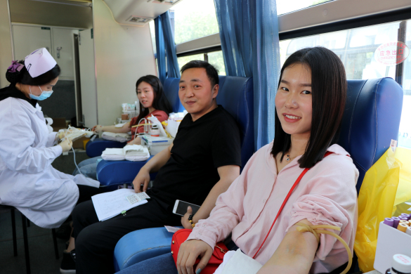 熱血奉獻(xiàn)迎五四  青春綻放新時(shí)代 匯鴻集團(tuán)組織青年員工開(kāi)展無(wú)償獻(xiàn)血活動(dòng)